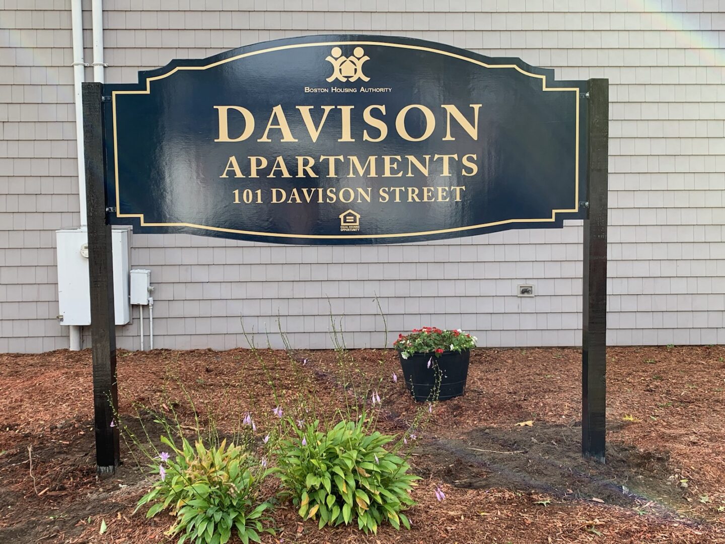 Davison Apartments Sign